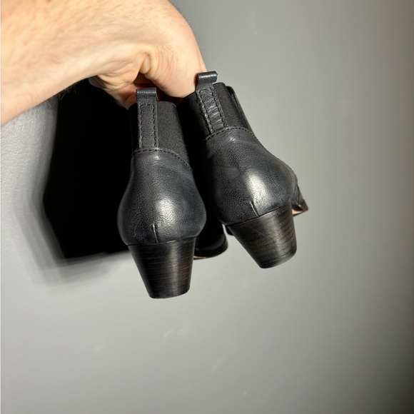 Aquatalia Fiona Black Leather Bootie Women’s Size 9 - Picture 8 of 8